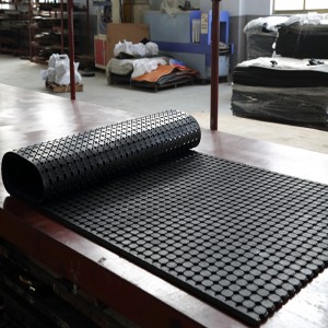 Anti-bacteria ribbed Rubber drainaged flooring mat rubber ring holes for bathroom and toilet